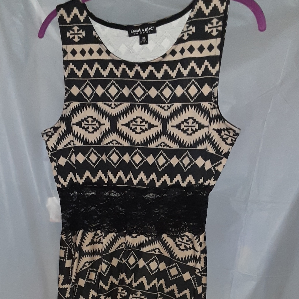 Cute skater dress beige and black gently used